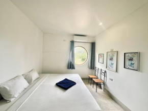Kohchang stayin premium hotel in beach street market